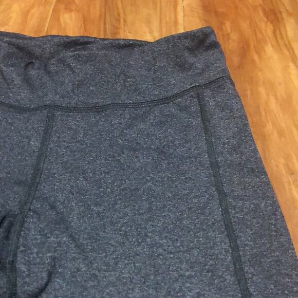 Old Navy Dark Gray Leggings Size Medium - Picture 4 of 7